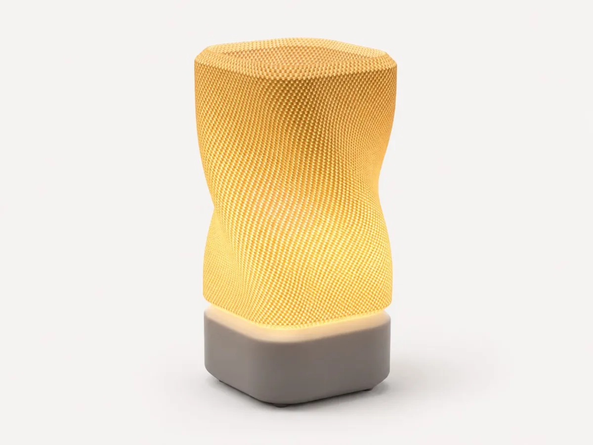 Helix Lamp encendida con base gris